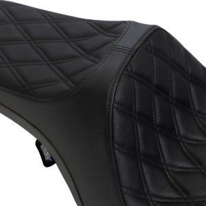 Predator III Seat - Double Diamond - Black Stitched - FLHR/FLHX '99-'07