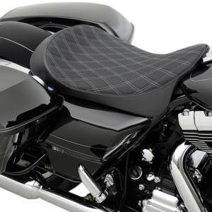 Low Solo Seat - Double Diamond - Silver Stitch - FL '08-'23