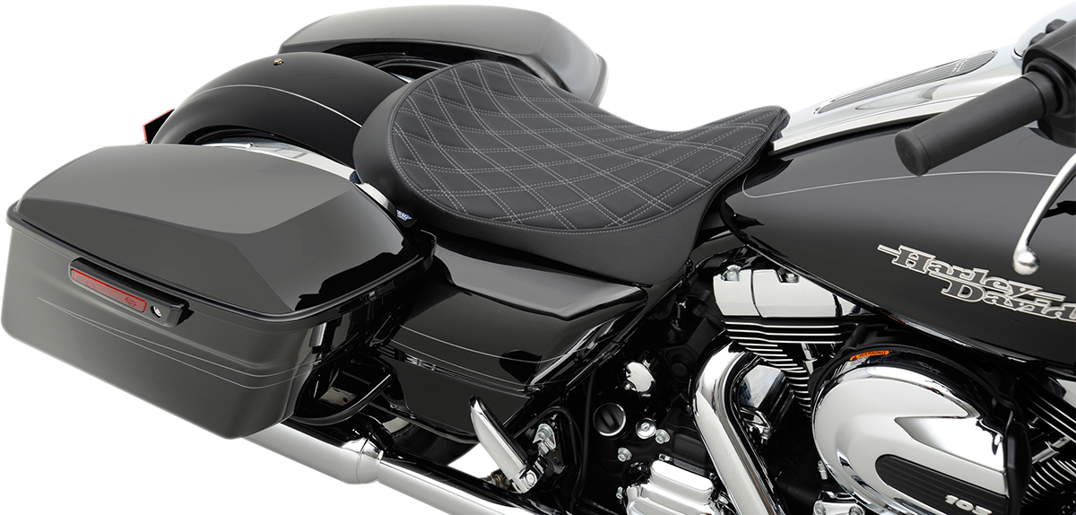 Low Solo Seat - Double Diamond - Silver Stitch - FL '08-'23
