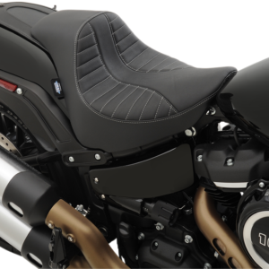 EZ-Solo Seat - Scorpion Stitch - Silver Thread - Vinyl - FXFB/S '18-'22