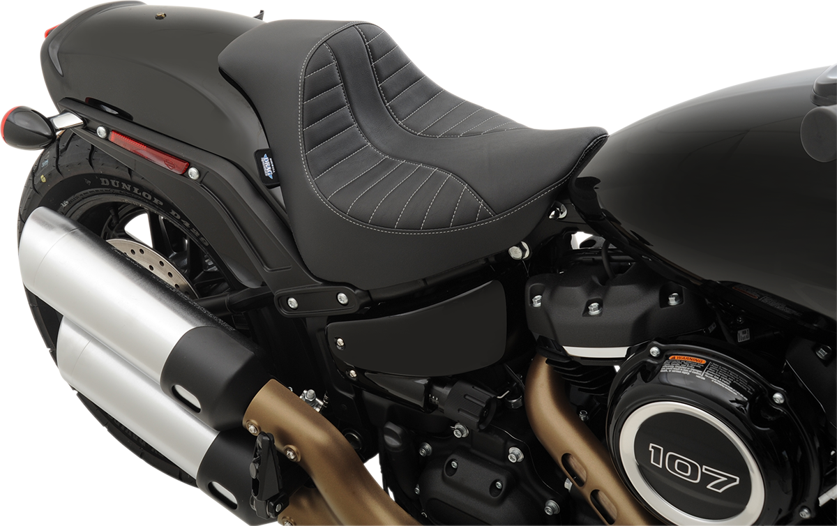 EZ-Solo Seat - Scorpion Stitch - Silver Thread - Vinyl - FXFB/S '18-'22 - Image 3