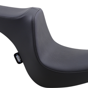 Predator III Seat - Smooth - Black - Softail '06-'17