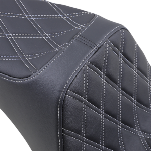 Predator III Seat - Double Diamond - Black w/ Silver Stitching - Softail '06-'17