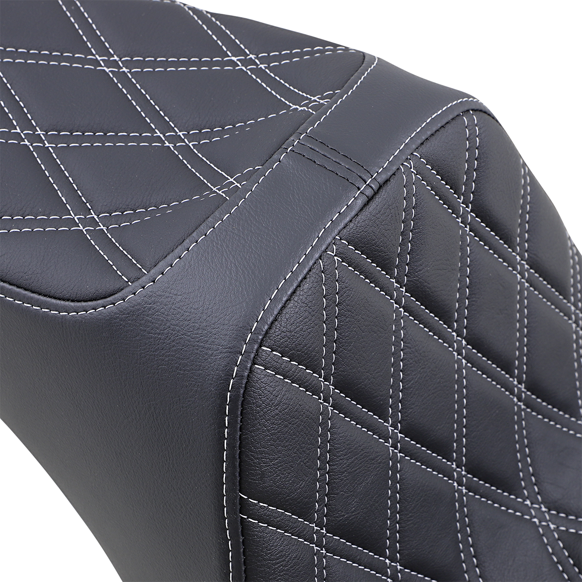 Predator III Seat - Double Diamond - Black w/ Silver Stitching - Softail '06-'17