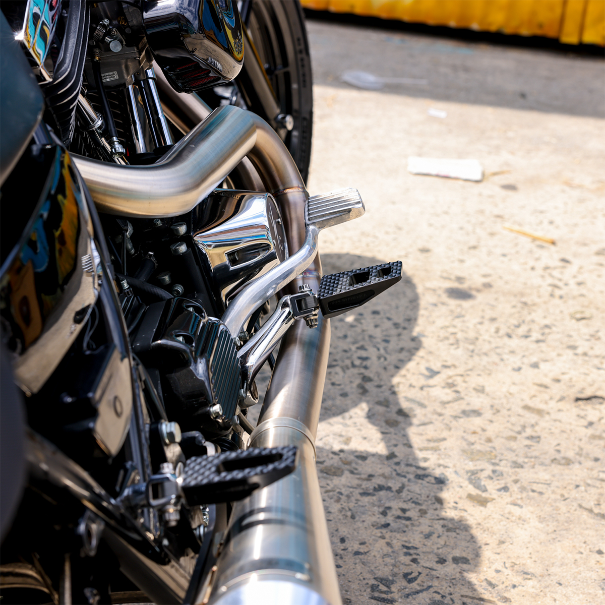 Front P-54 Footpegs - Black - Softail - Image 2
