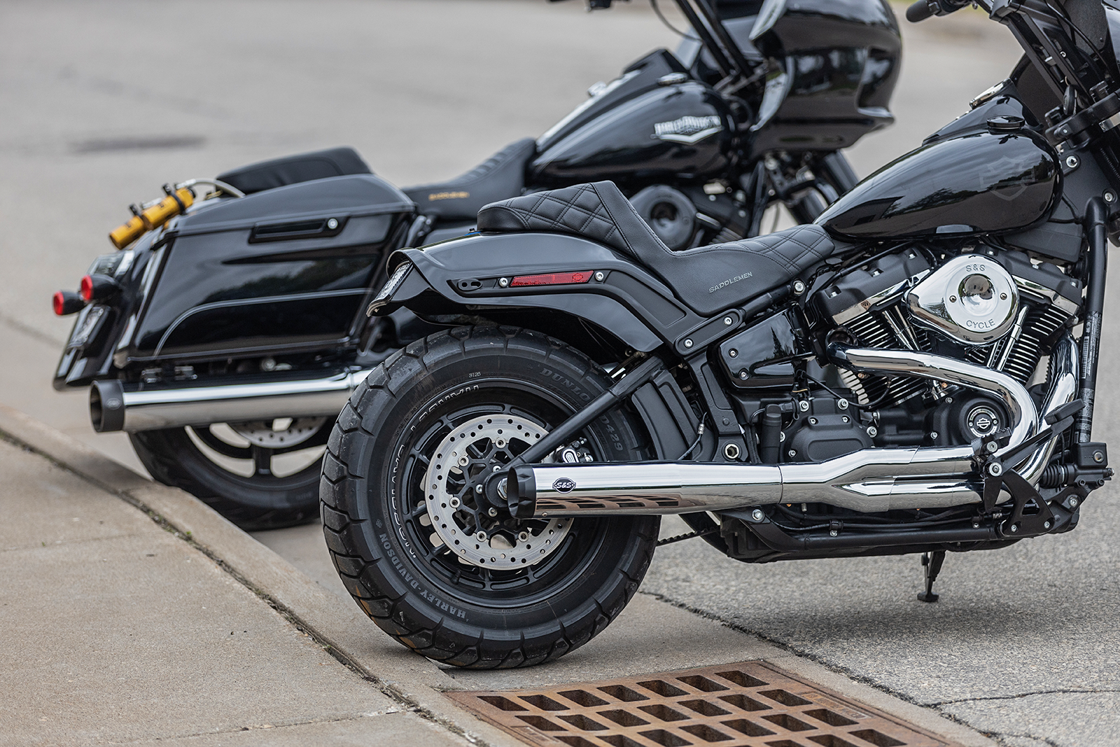 2:1 50 State Exhaust for M8 Softail - Chrome - Image 4