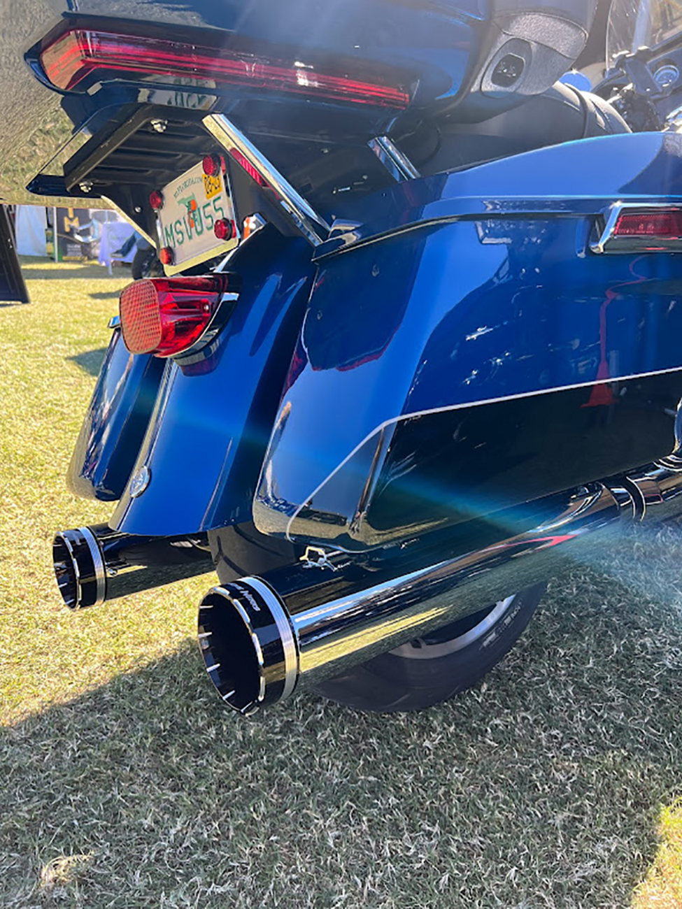 4-1/2" HP-Plus® Slip-On Mufflers - Chrome with Tracer - Touring - Image 3