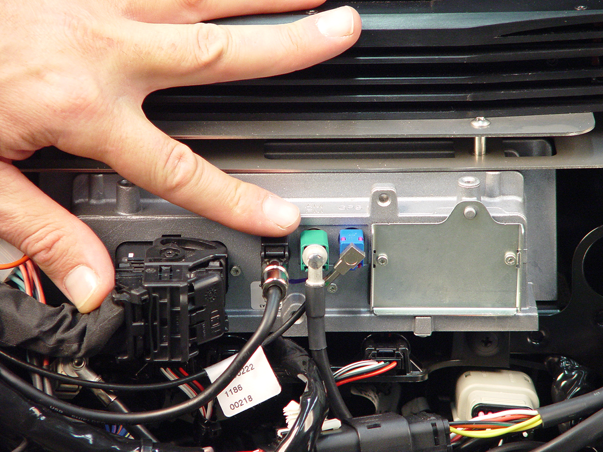 Hide-Away Antenna - AM/FM/WB - Image 2